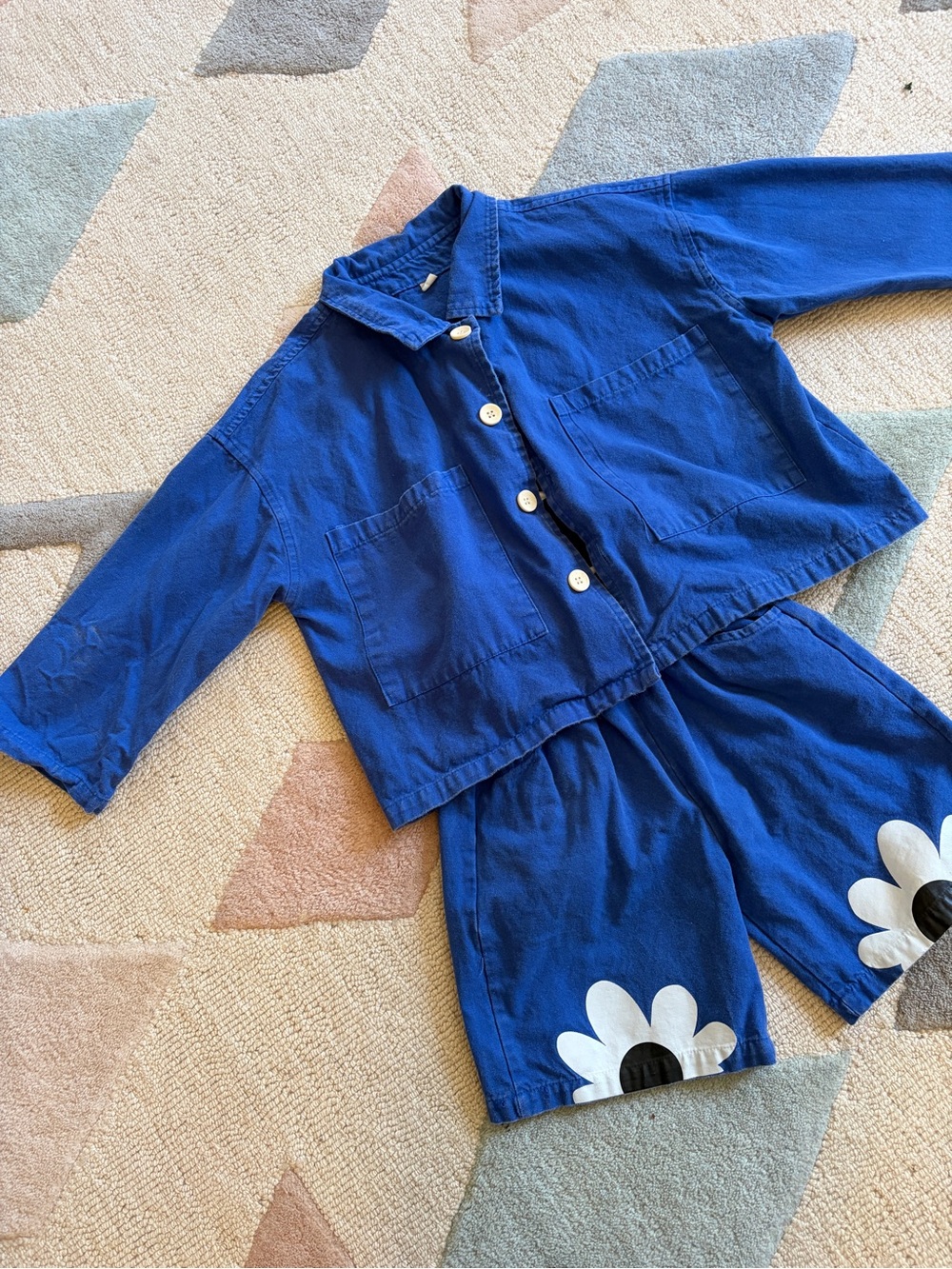 Unisex Two-Piece Daisy Short Set